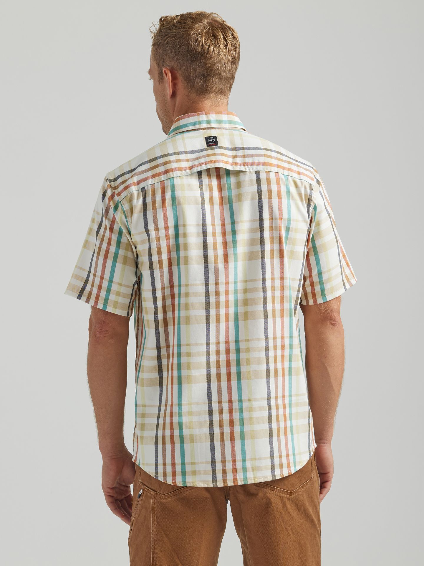 Picture of Wrangler 112331234 ATG -x- Horizon Shirt