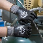 Picture of Majestic 35-6475 Cut-Less Korplex Glove with Full Dip Flat Nitrile and Sandy Foam Nitrile Palm, 18g, ANSI A4