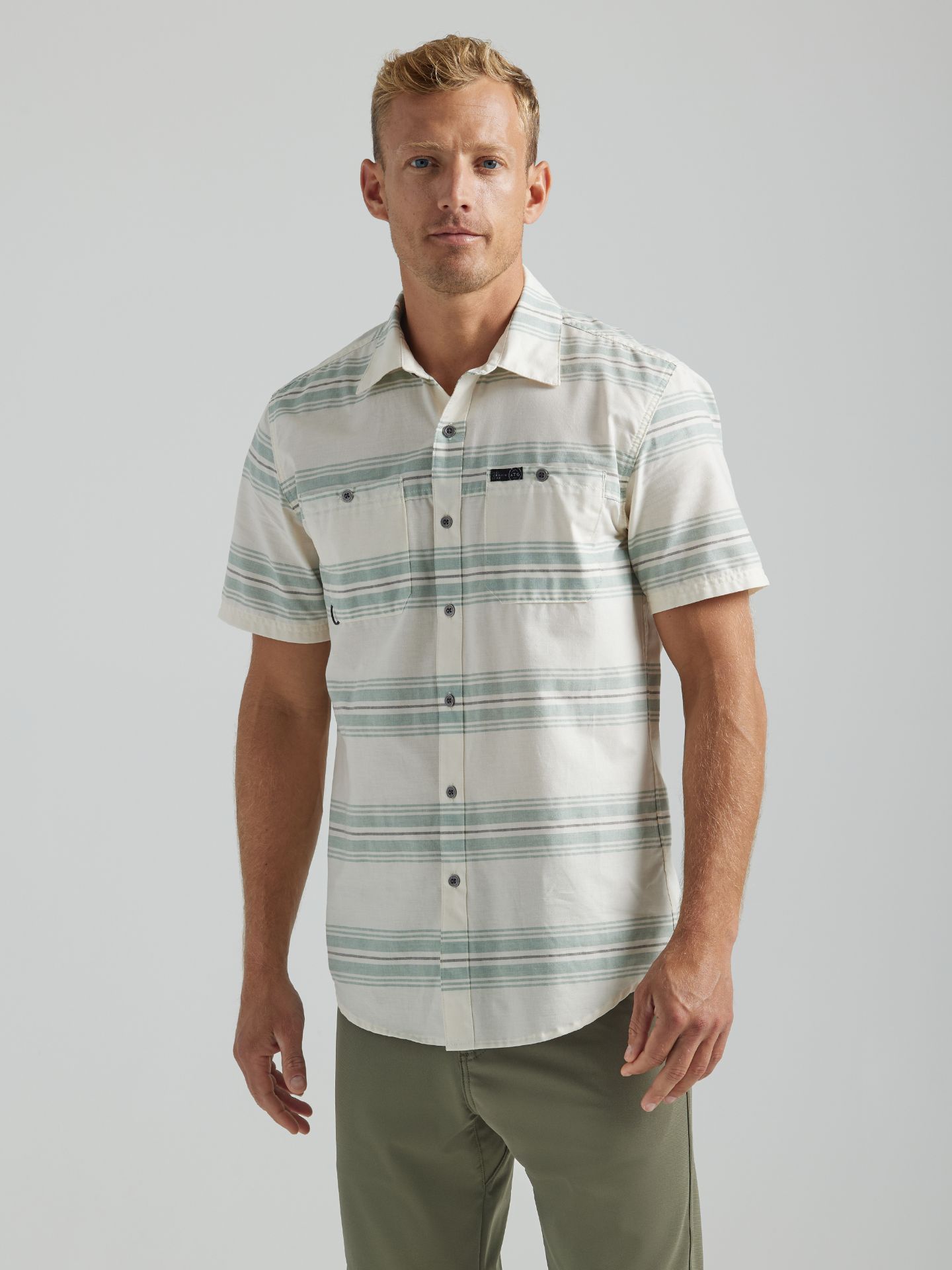 Picture of Wrangler 112331278 ATG -x- Short Sleeve Breeze Shirt