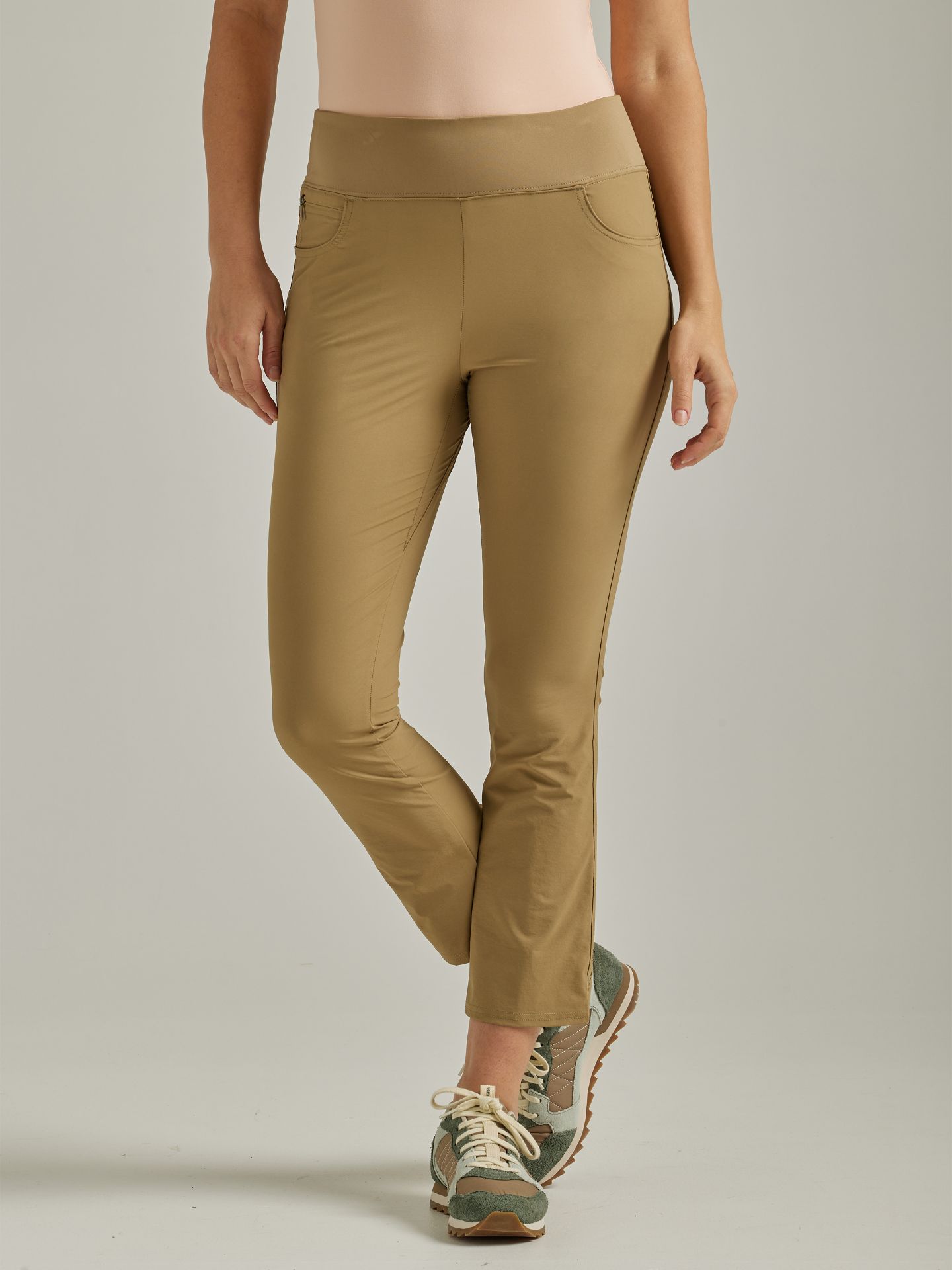 Picture of Wrangler 112331292 ATG -x- Womens FWDS Pull on Kick Flare Pant
